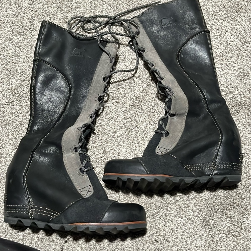 Sorel Cate the Great wedge boots size 9